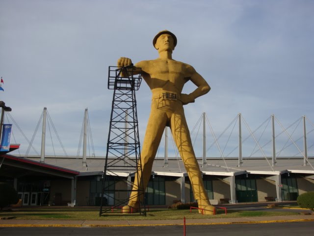 Statua Golden Driller