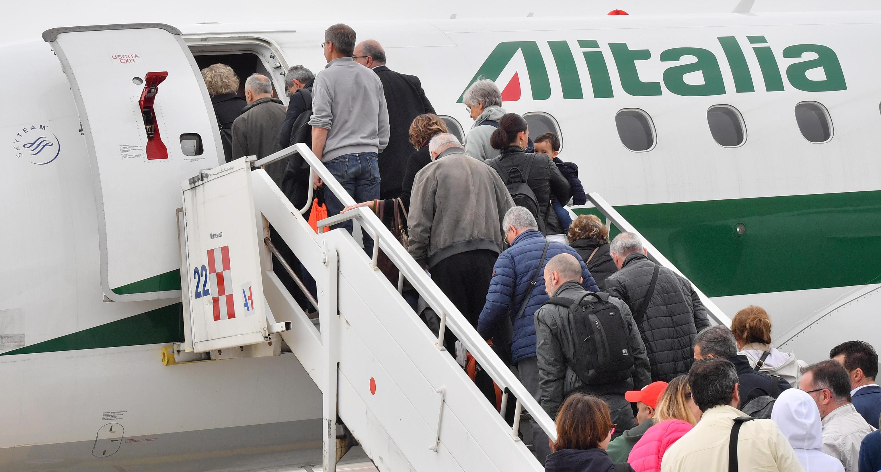 Bagaglio a mano Alitalia: misure, peso e liquidi trasportabili