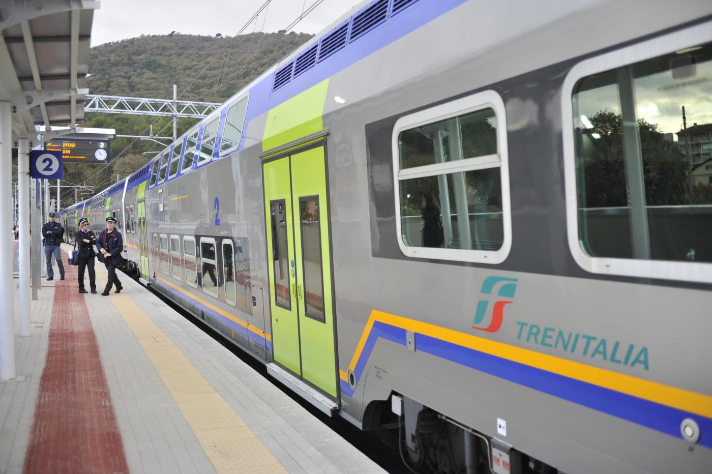 Ferrovie, il presidente Toti partecipa al viaggio inaugurale sulla nuova linea Andora SanLorenzo