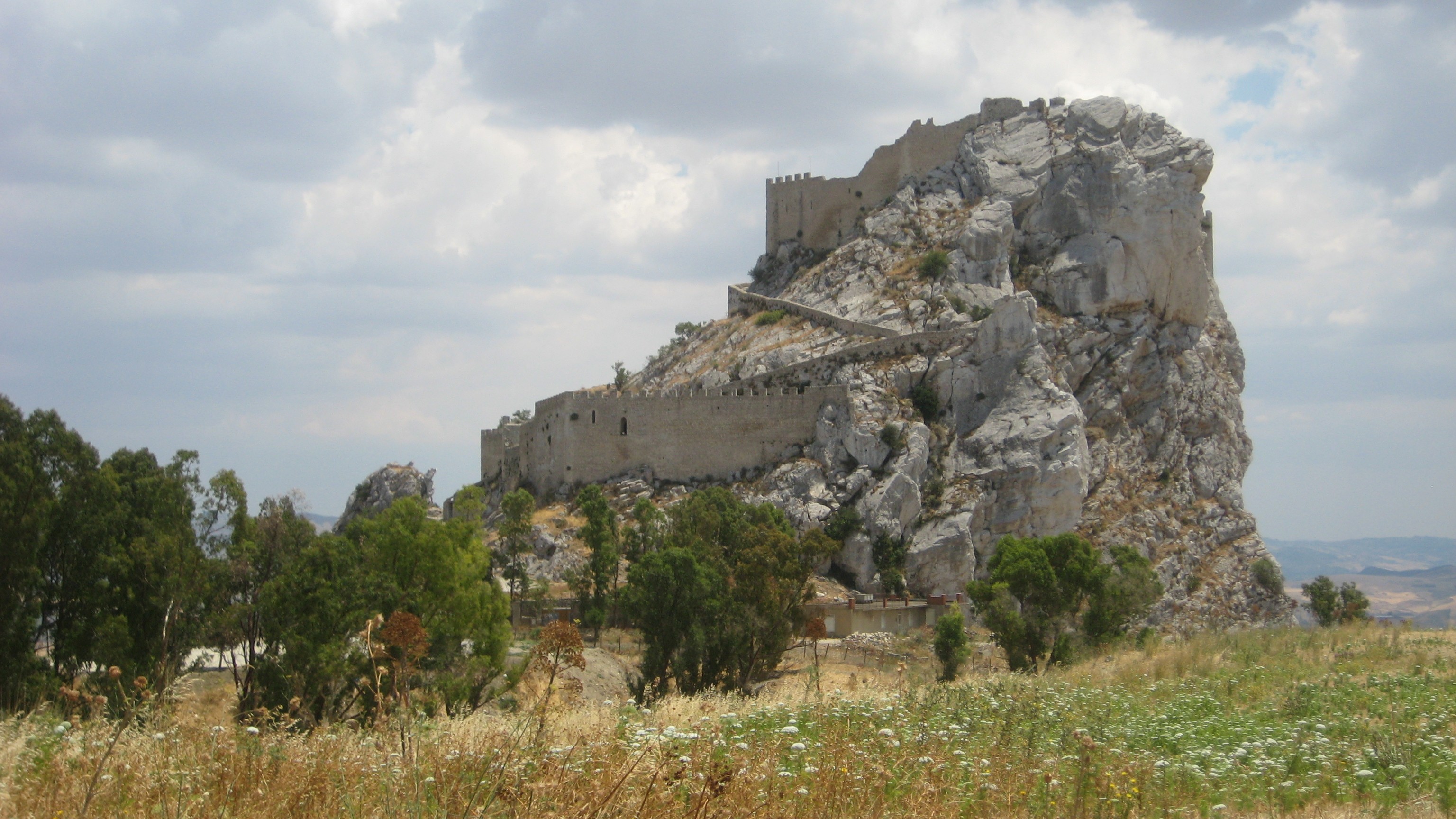 Castello_di_Mussomeli,_panoramica