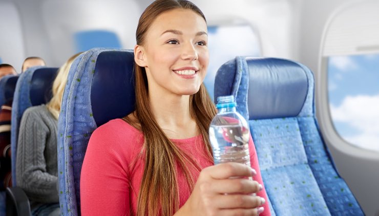 Bere acqua in aereo