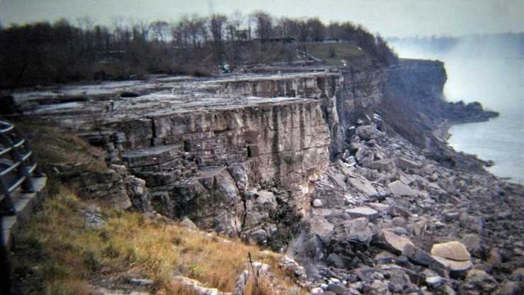 Cascate del Niagara prosciugate