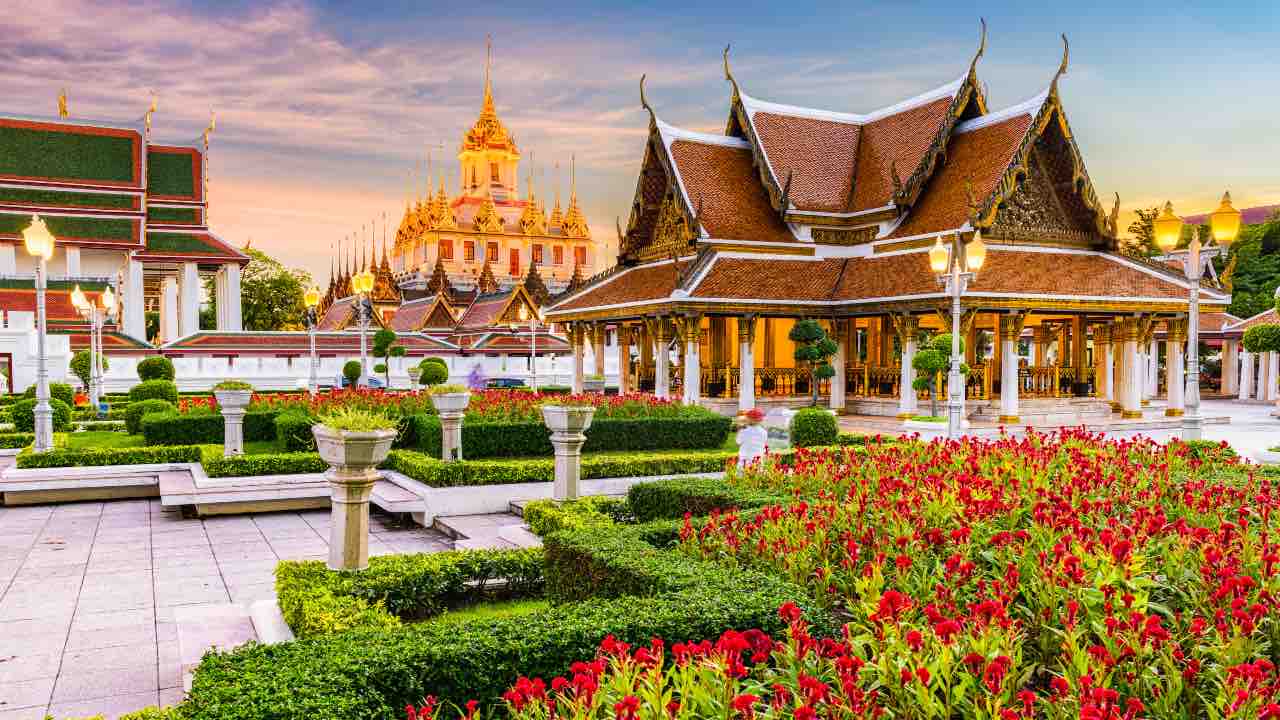 Tempio Wat Ratchanatdaram a Bangkok