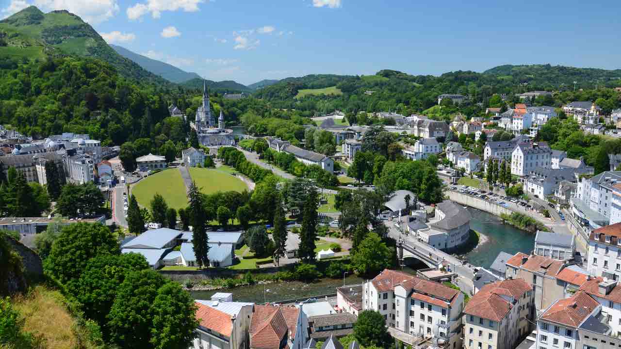Vista di Lourdes