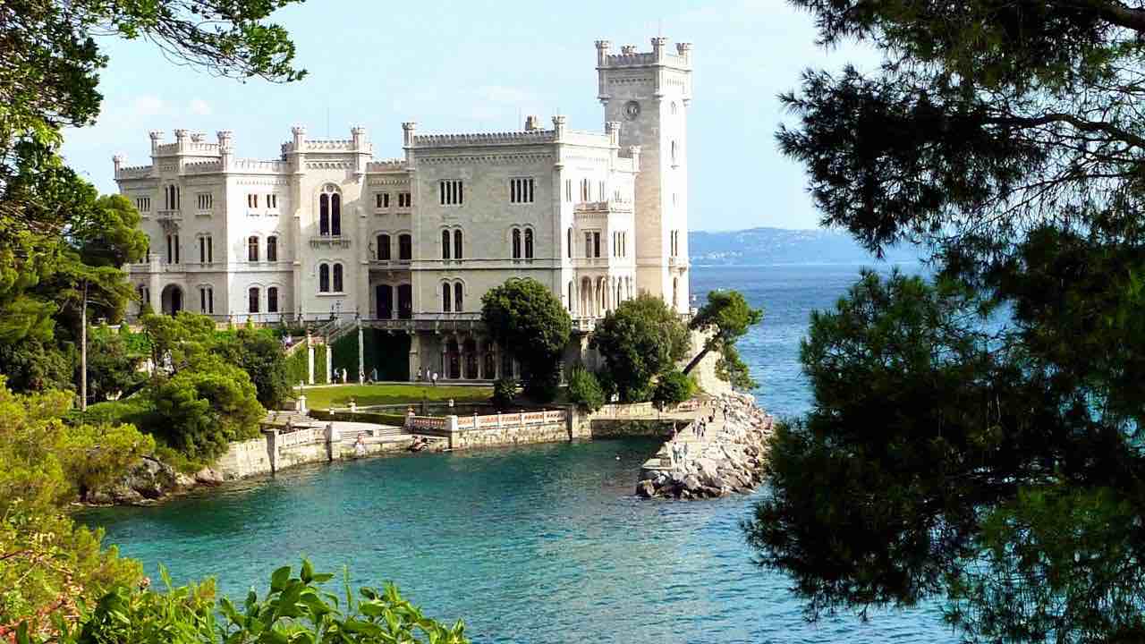 in Italia castello favoloso