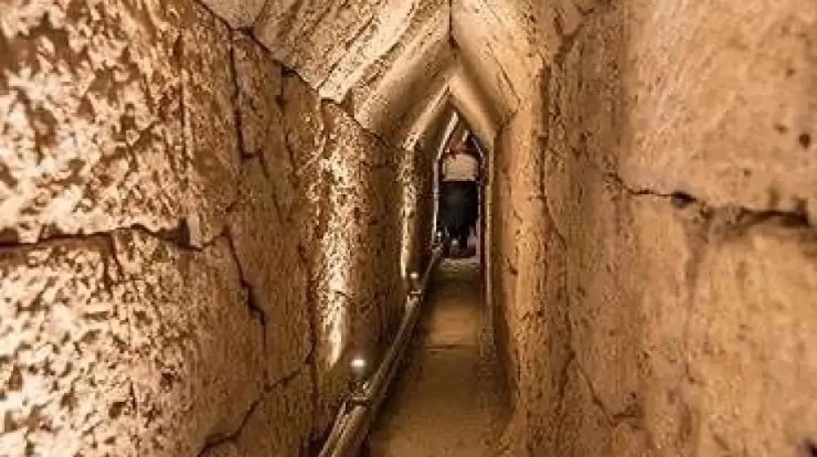 ritrovato un tunnel sotterraneo