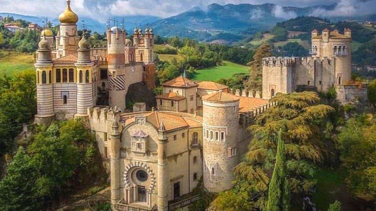 castello Fiabesco conte Cesare Mattei