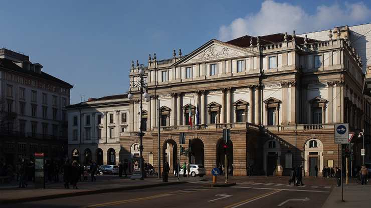 facciata teatro della scala di Milano