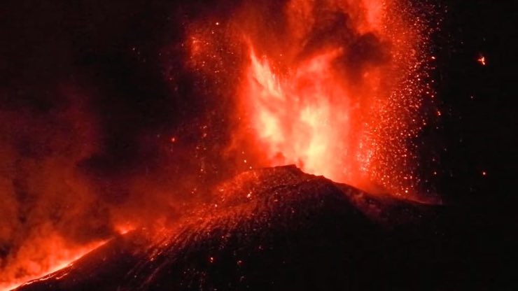 vulcano Etna torna eruttare