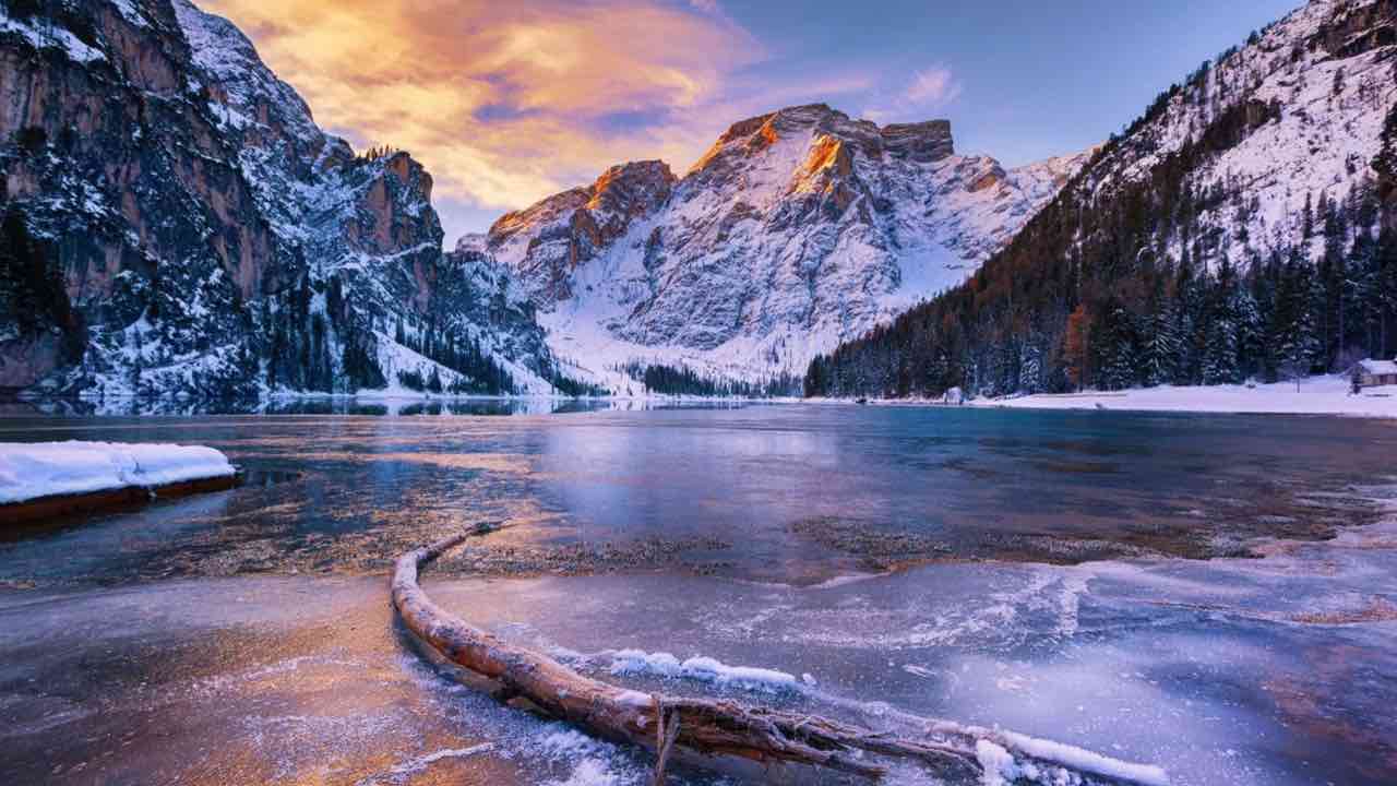 Il lago ghiacciato più bello