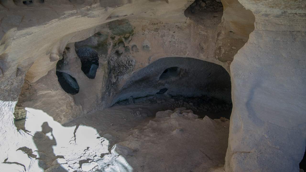 Segreta grotta egizia