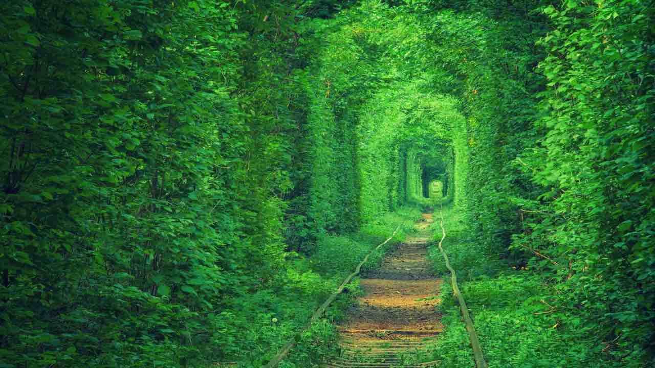 tunnel dell amore luogo piu romantico