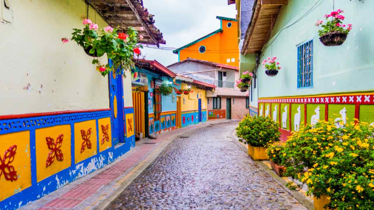 Guatape citta colorata della Colombia