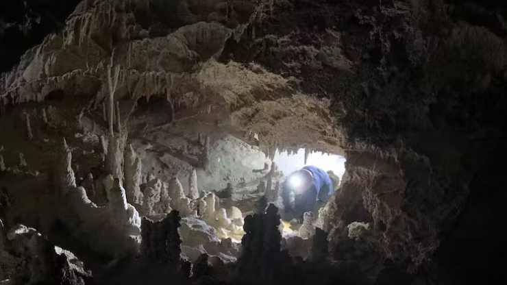 Utforska Myers Cave