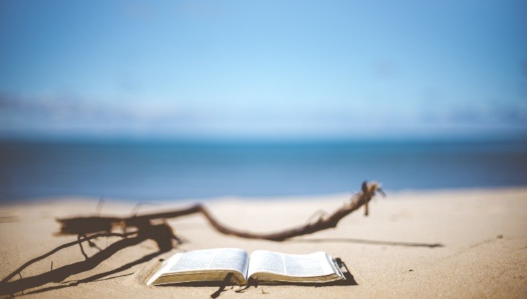 livre sur la plage