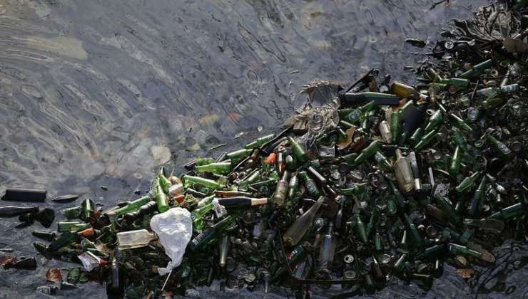 tonnellate di rifiuti nel Canal Saint-Martin