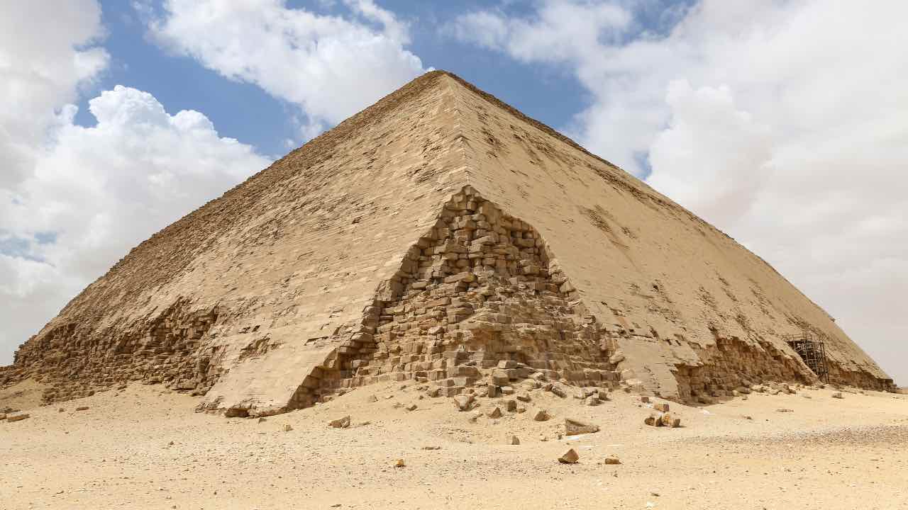 Piramide piegata in Egitto
