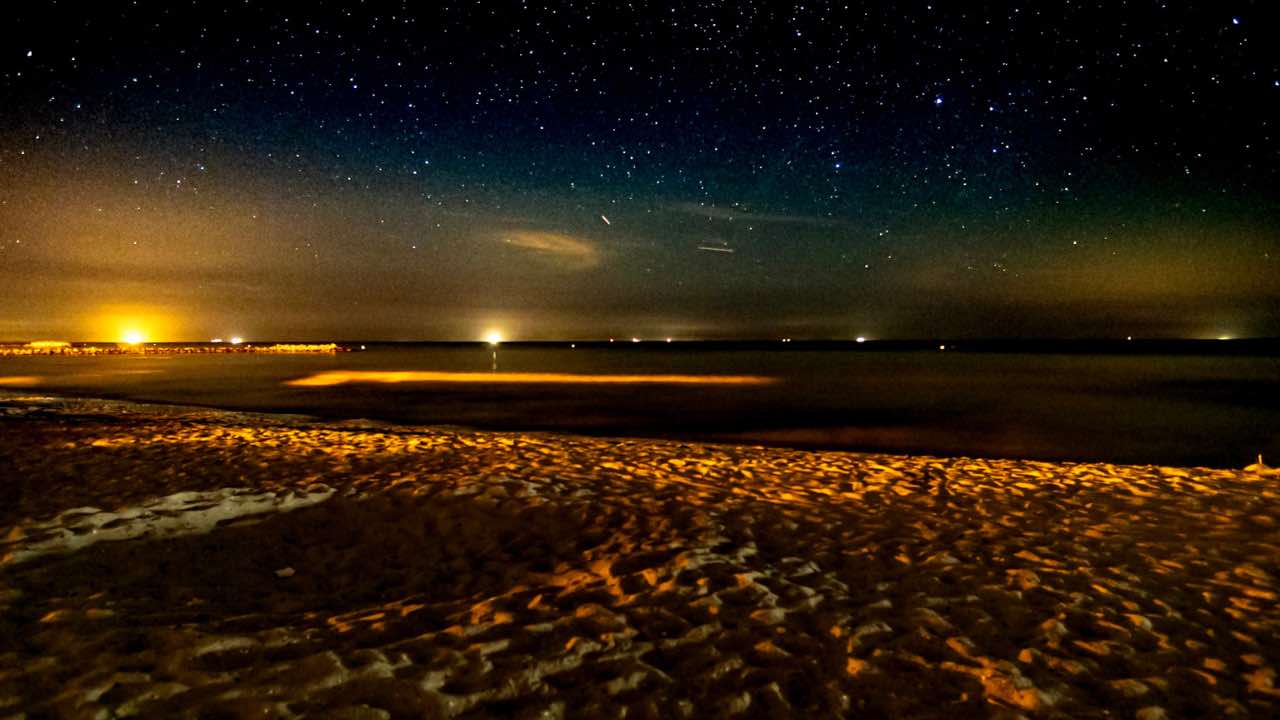 Spiaggia di notte stelle