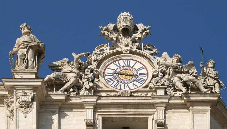 l'orologio con una sola lancetta San Pietro
