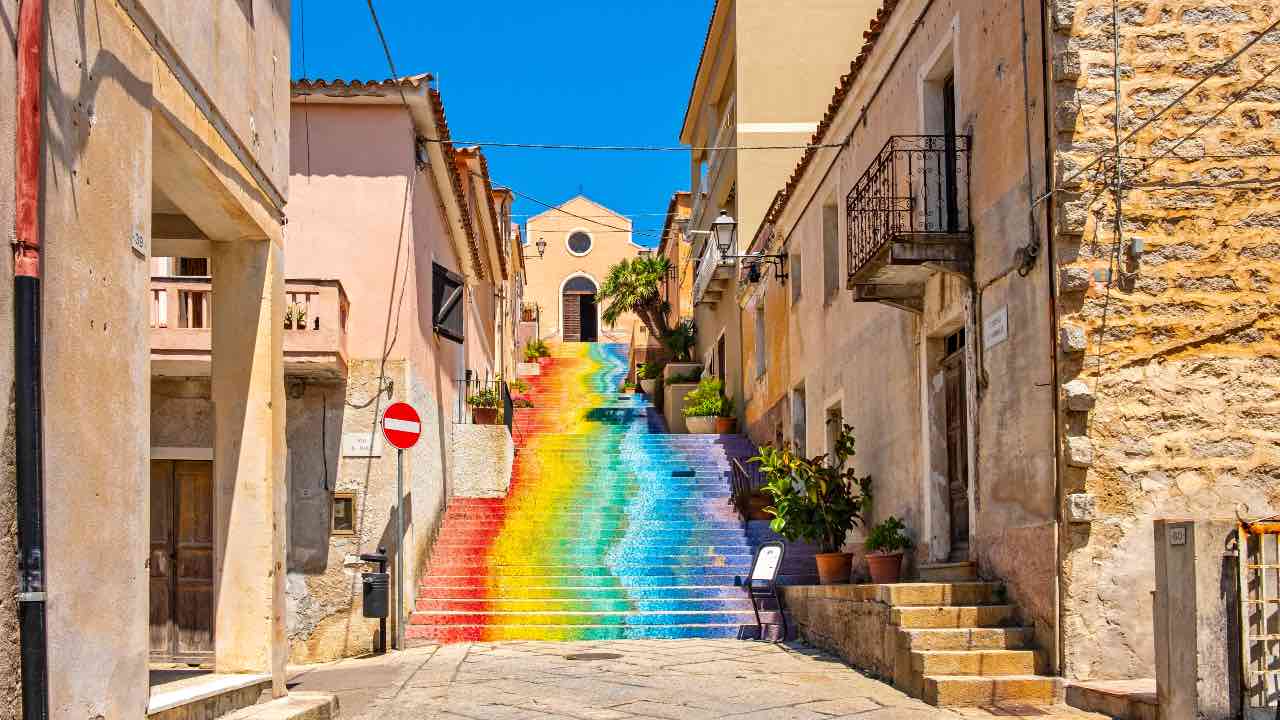 scalinata italiana colorata