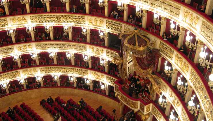 teatro più antico Napoli 
