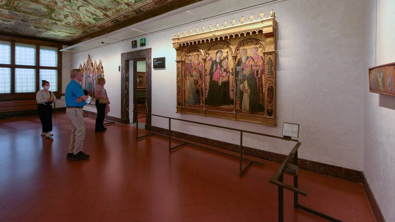 turisti agli uffizi di Firenze