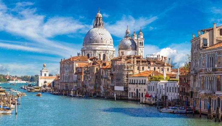 Questa città limiterà i pernottamenti ai turisti: ecco quale