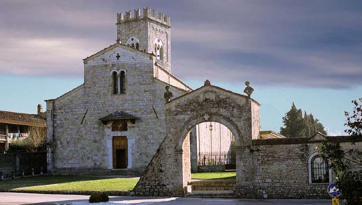 La storia di Camaiore, Badia di San Pietro