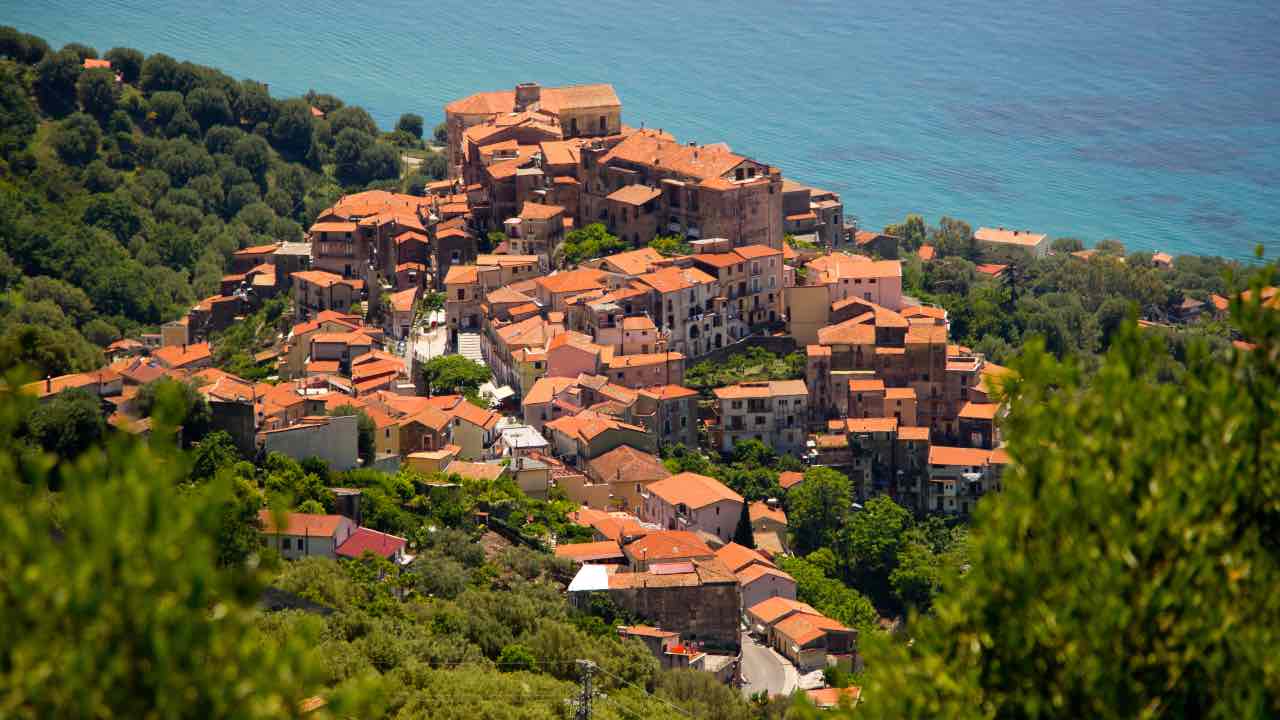 Borgo che sorge a 180 metri sopra il mare