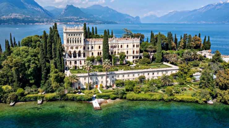 villa su uno dei laghi più belli d’Italia