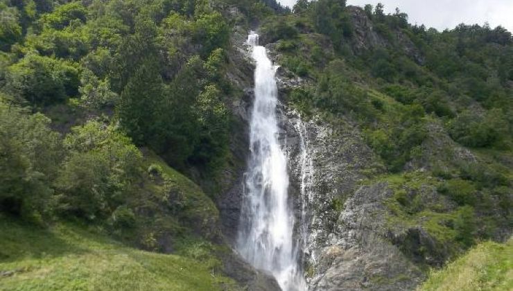 Anche in Italia abbiamo una cascata che sembra quella dell’Artide: La cascata di Parcines
