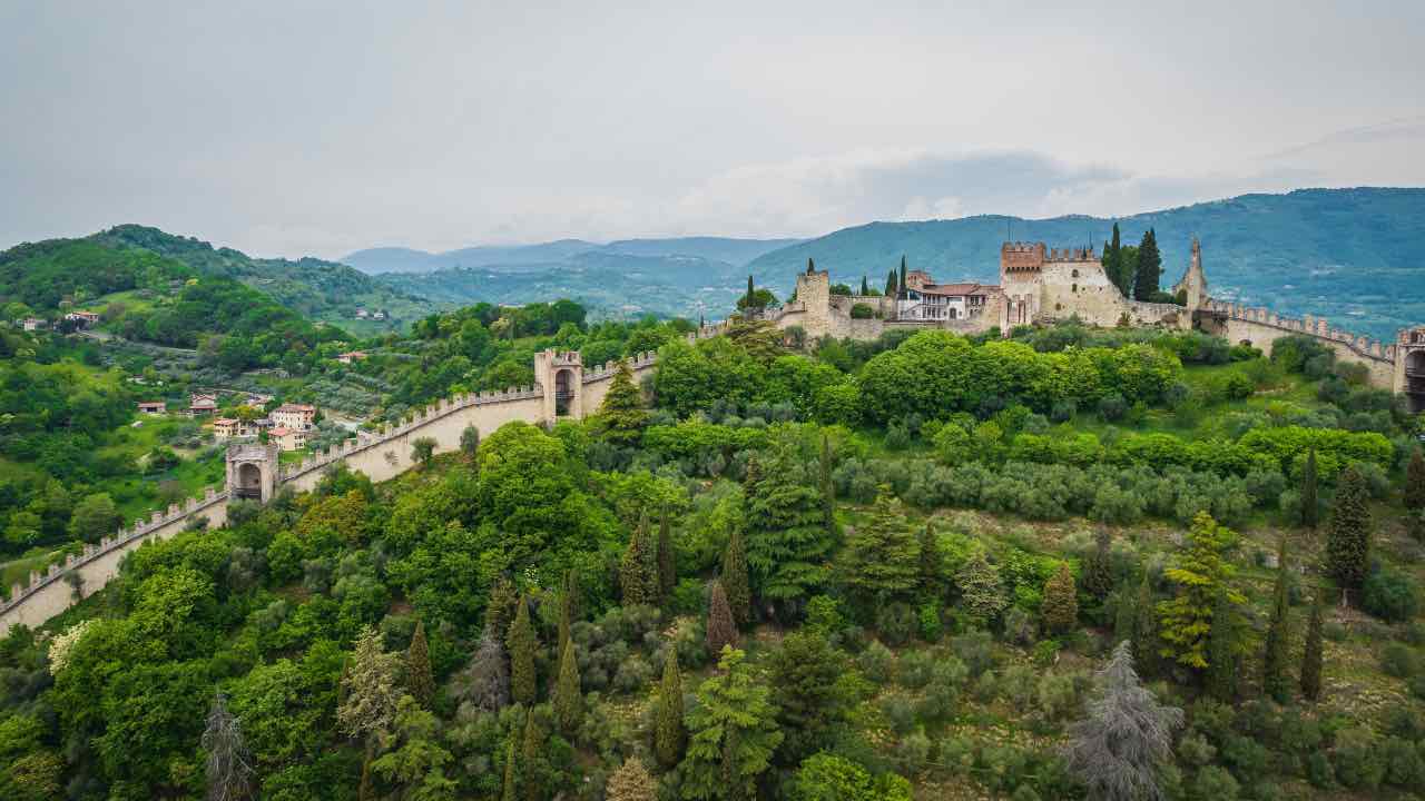 castello cinta muraria 1800 metri