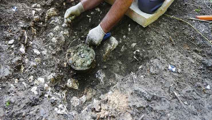 Un vaso dell'epoca di Costantino è stato ritrovato con all'interno un tesoro sorprendente