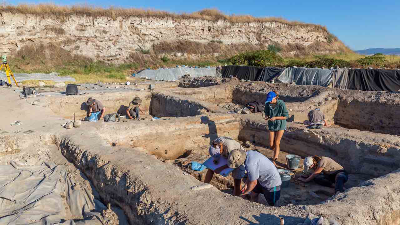 scavi emerge tesoro epoca romana