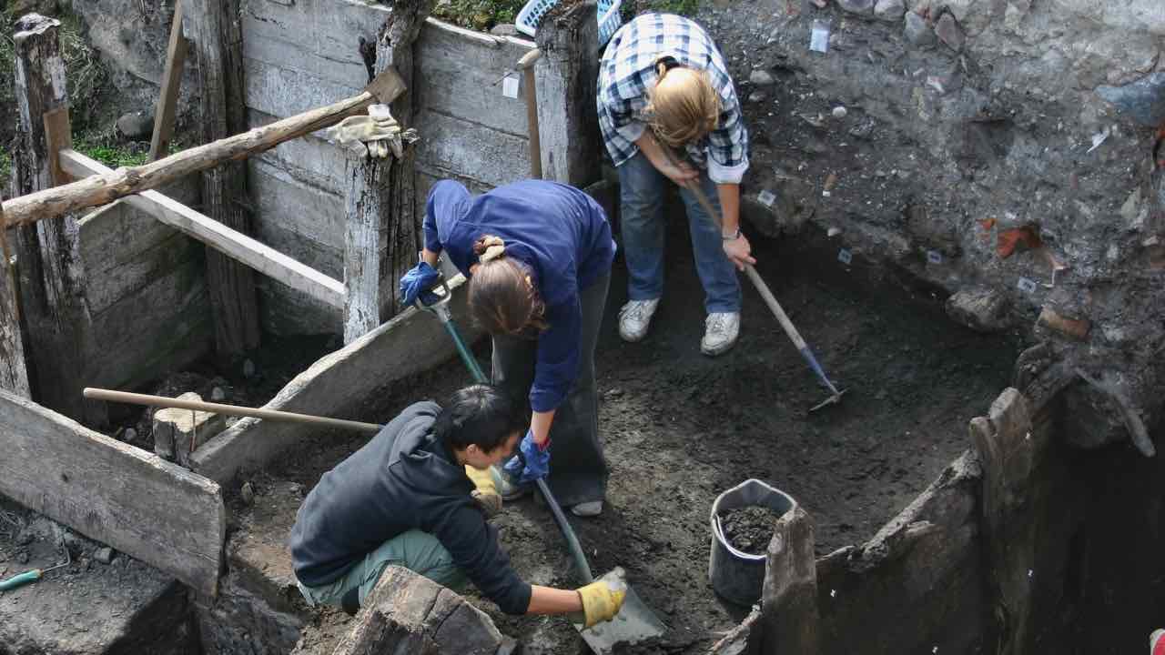 si imbattono in qualcosa di spaventoso