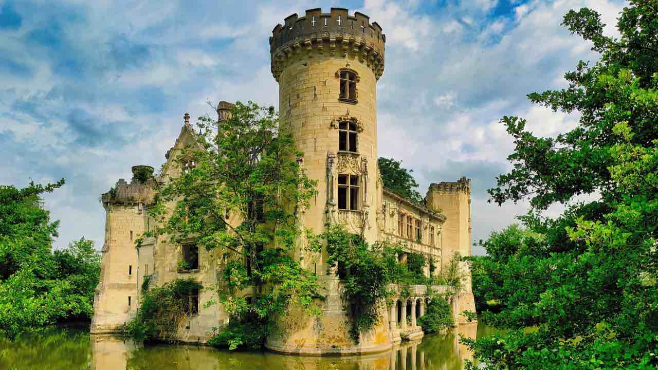 Castelli abbandonati in Francia