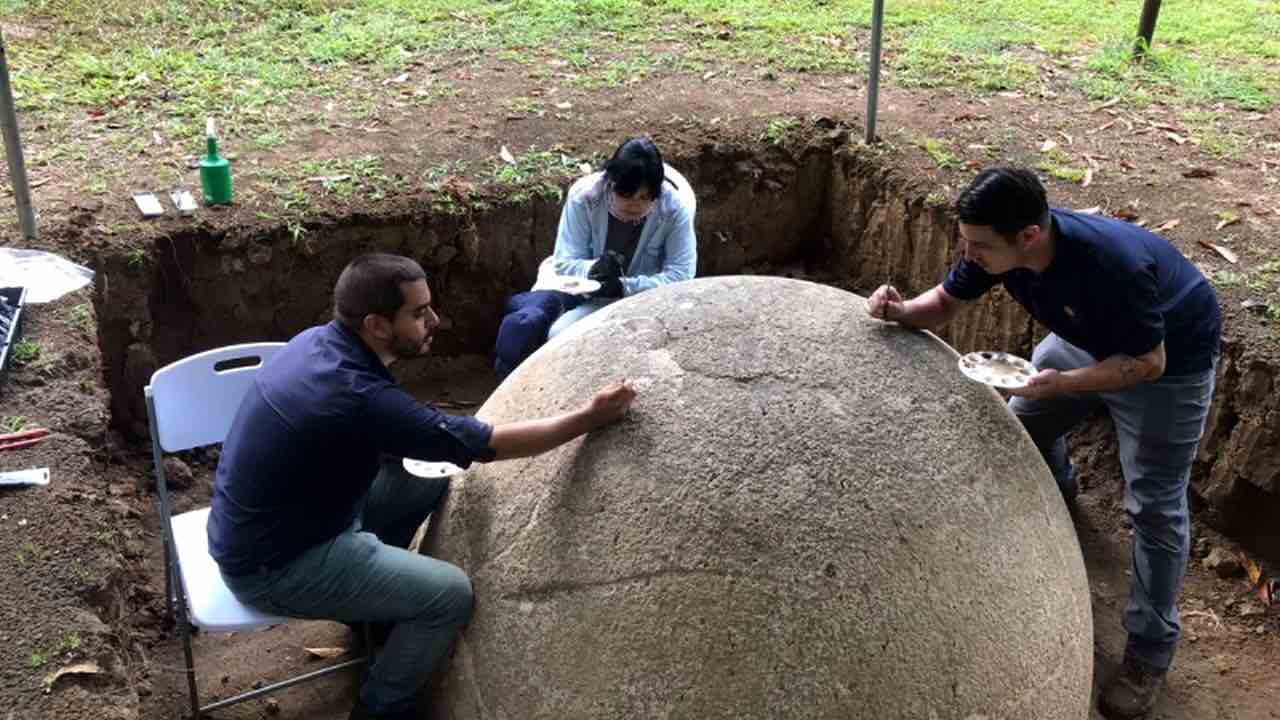 Misteriose sfere di pietra