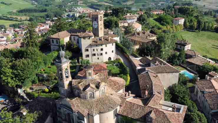 borgo-immerso-nel-verde