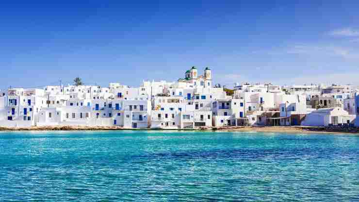 le-case-in-grecia-sono-blu-e-bianche