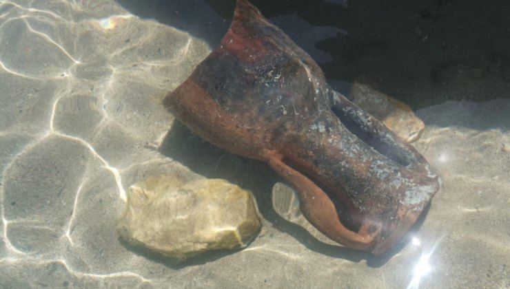 Anfora trovata durante un'immersione ad Alghero