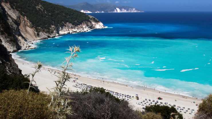 Spiaggia con lettini gratis in Grecia