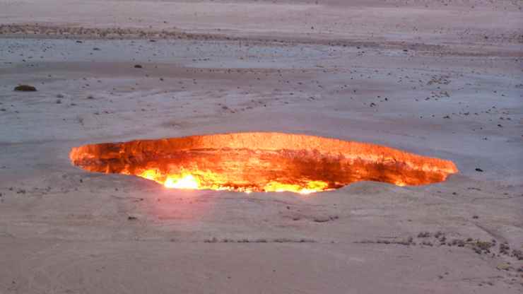 il-cratere-fiammeggiante-di-darvaza