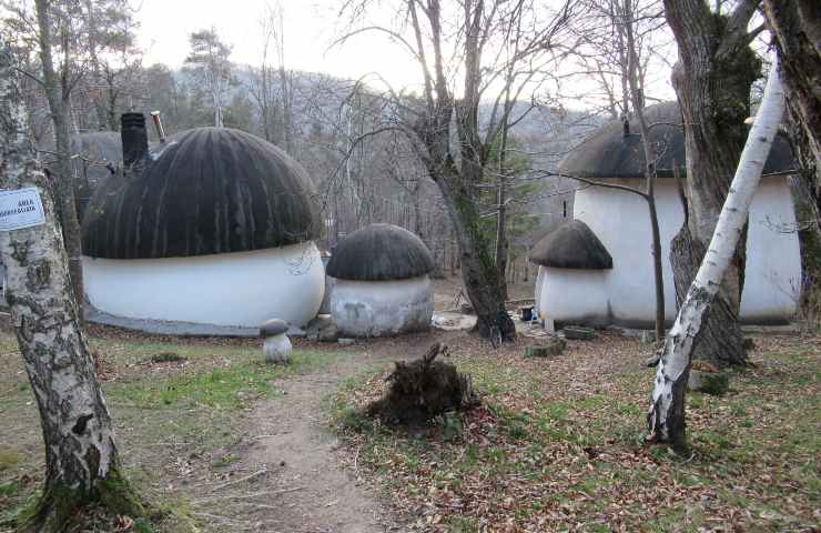 Villaggio nei boschi di Bardineto