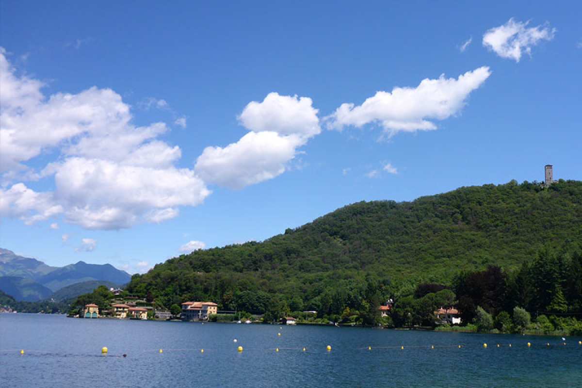 Gozzano con il suo Lago d'Orta