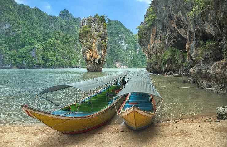Barche e natura in Thailandia