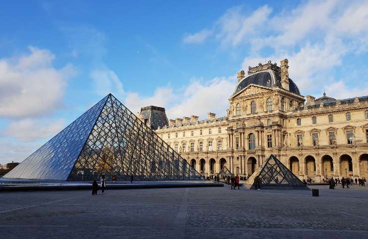 aumento prezzo Louvre