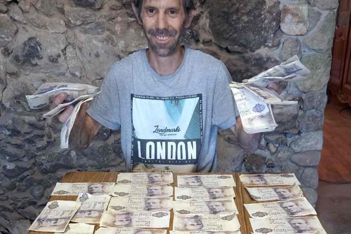 He finds 40 thousand euros while renovating his house: immediately after the bitter discovery
