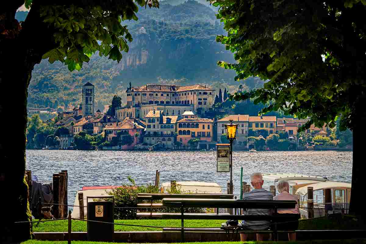 vista sul lago d'orta