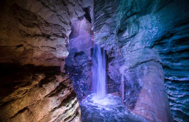 La grotta delle Cascate del Varone