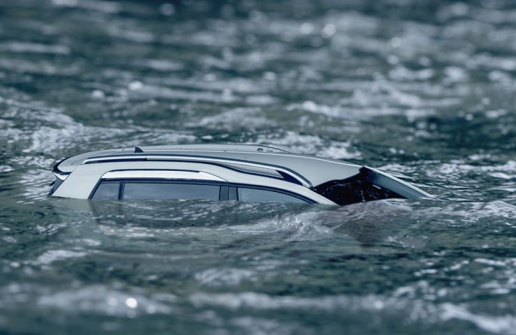 auto in acqua